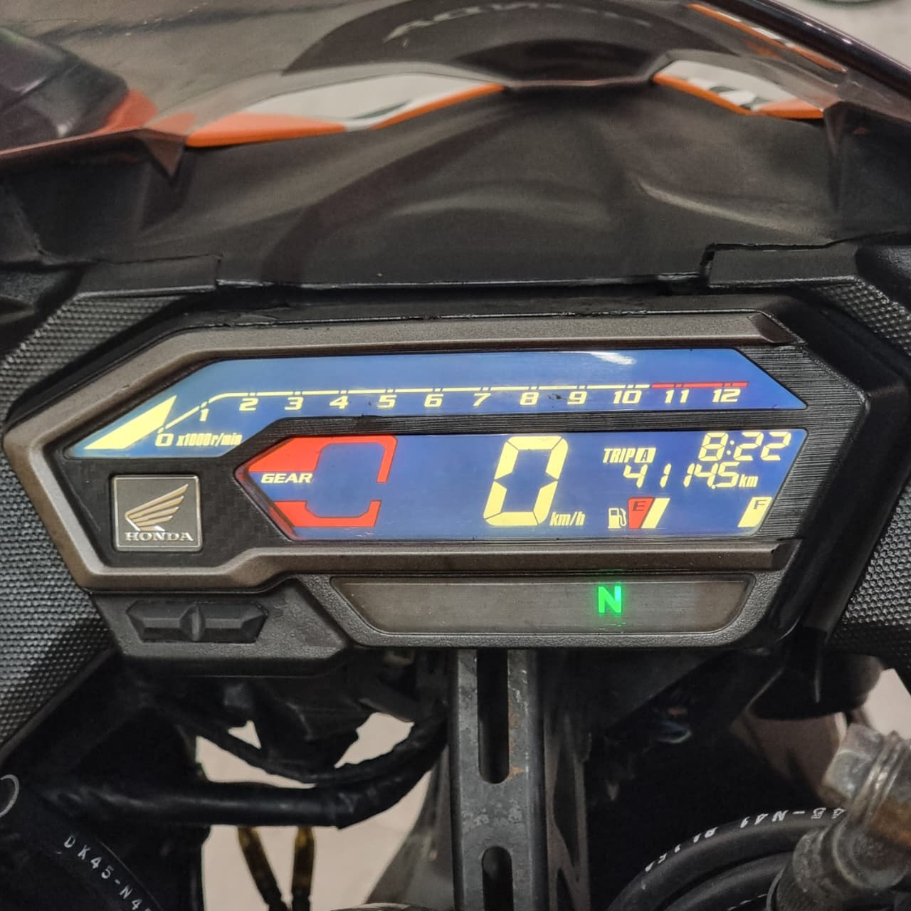 CBR150R-H5753BNE-foto_depan.jpeg