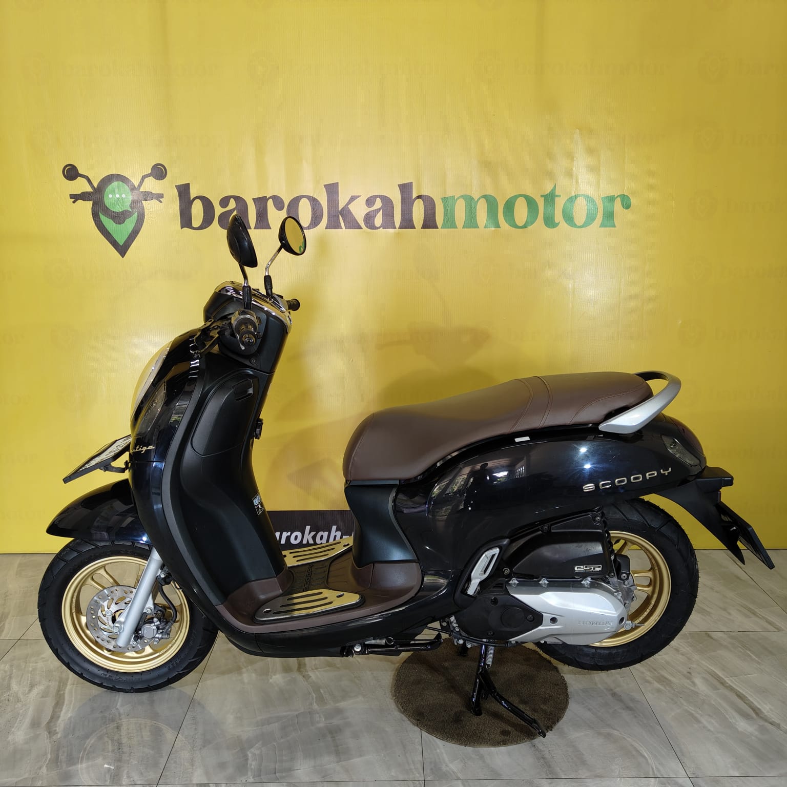 SCOOPYPRESTIGE-AA3758AA-foto_kiri.jpeg