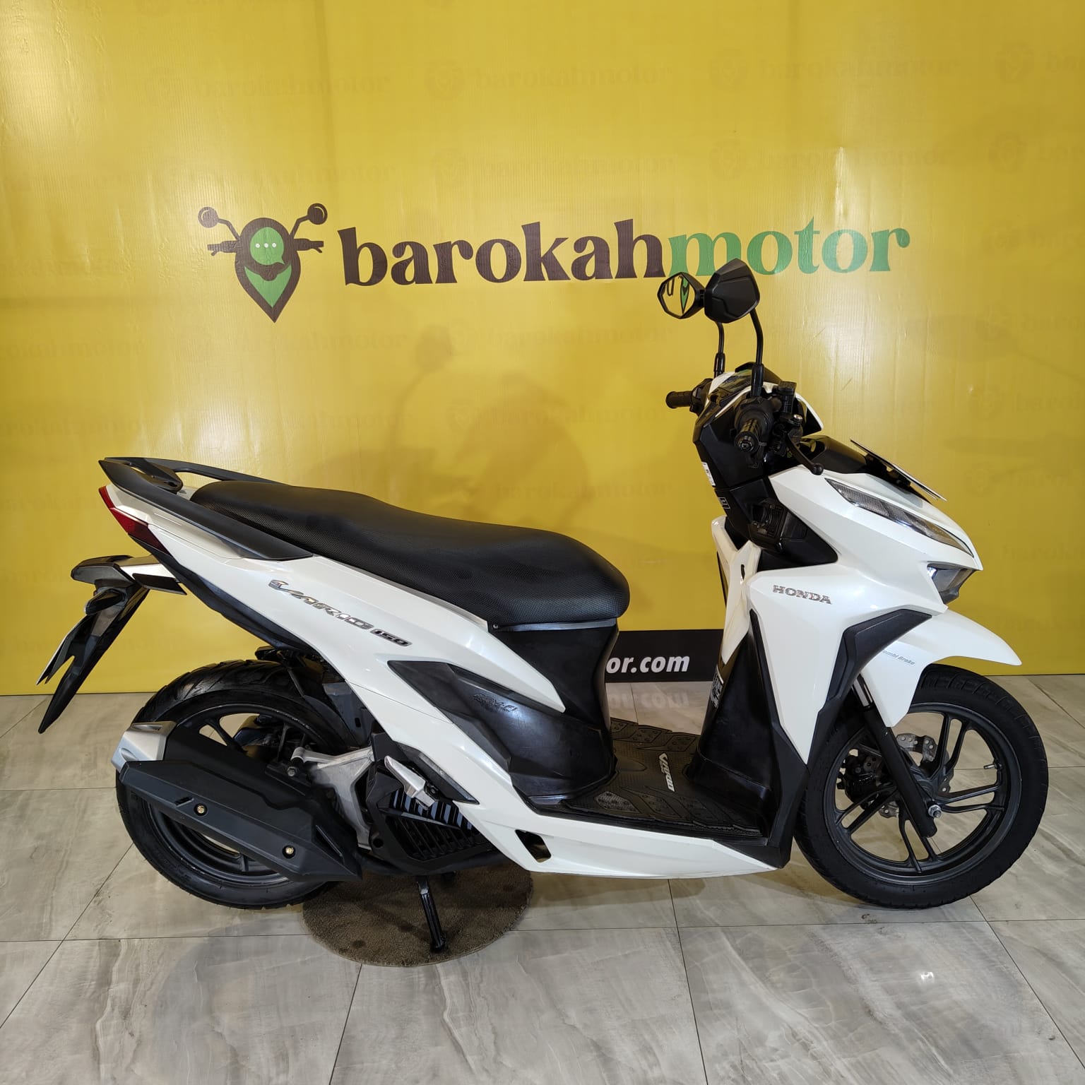 VARIO150-AA3069CY-foto_kiri.jpeg