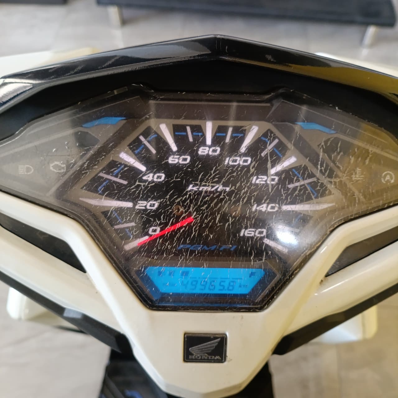 VARIO150-AA3390LY-foto_depan.jpeg