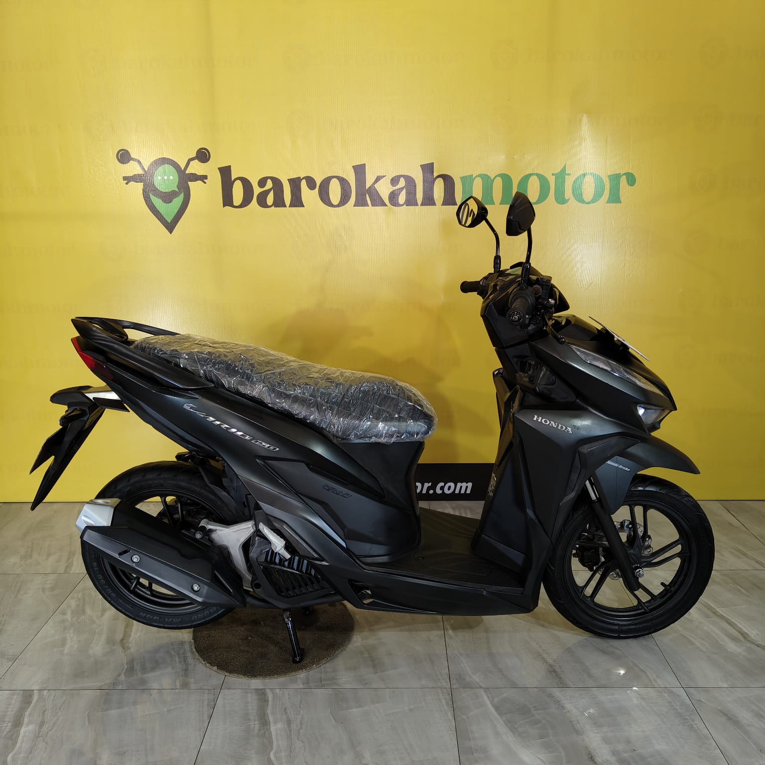 VARIO150-H5897BLG-foto_kanan.jpeg